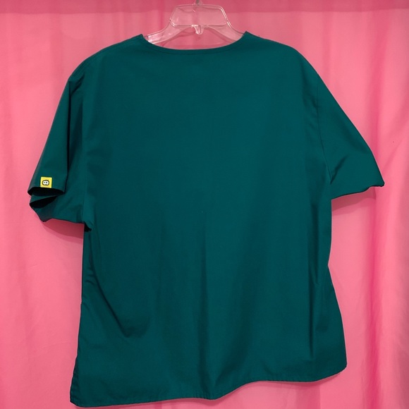 WonderWink scrub top - Picture 2 of 3